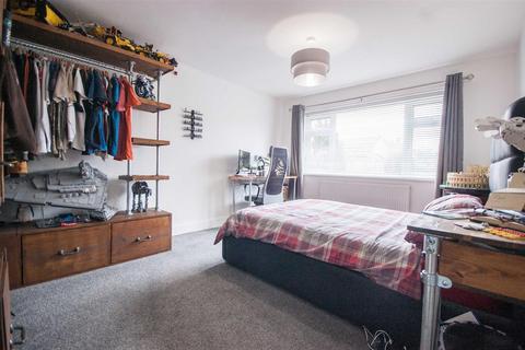 4 Willow Crescent, Hatfield Peverel, Chelmsford, CM3 2LJ