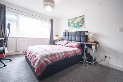 4 Willow Crescent, Hatfield Peverel, Chelmsford, CM3 2LJ