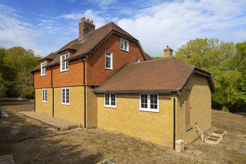 6 bedroom detached house for sale, Acorn Cottage, Courtenay Road, Denstroude