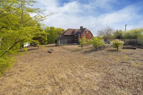 6 bedroom detached house for sale, Acorn Cottage, Courtenay Road, Denstroude