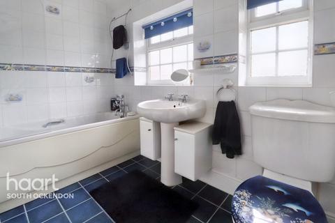 13 Fairham Avenue, South Ockendon, RM15 5NP