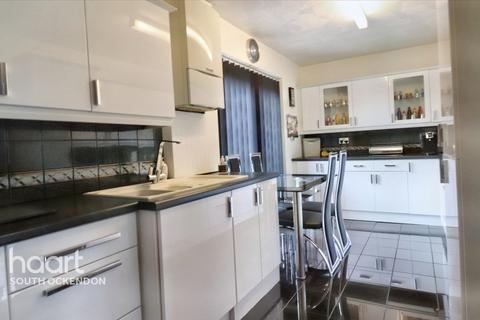 13 Fairham Avenue, South Ockendon, RM15 5NP
