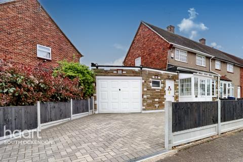 13 Fairham Avenue, South Ockendon, RM15 5NP