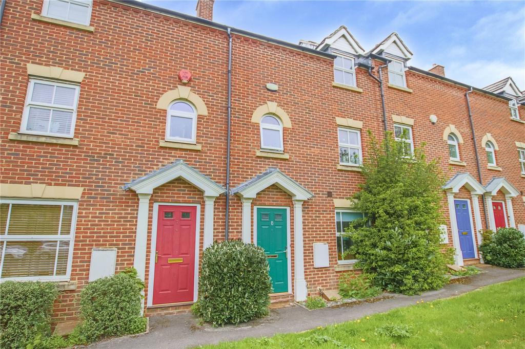 Sycamore Rise, Bracknell, Berkshire... 3 bed terraced house £2,150