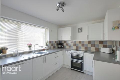 97 Oaks Cross, Stevenage, SG2 8LT