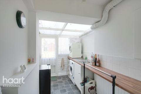 97 Oaks Cross, Stevenage, SG2 8LT