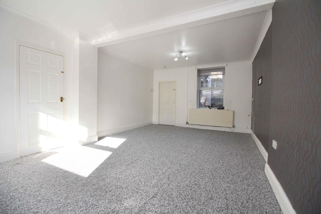 Trealaw Road, Tonypandy CF40 2NR 3 bed terraced house to rent £650