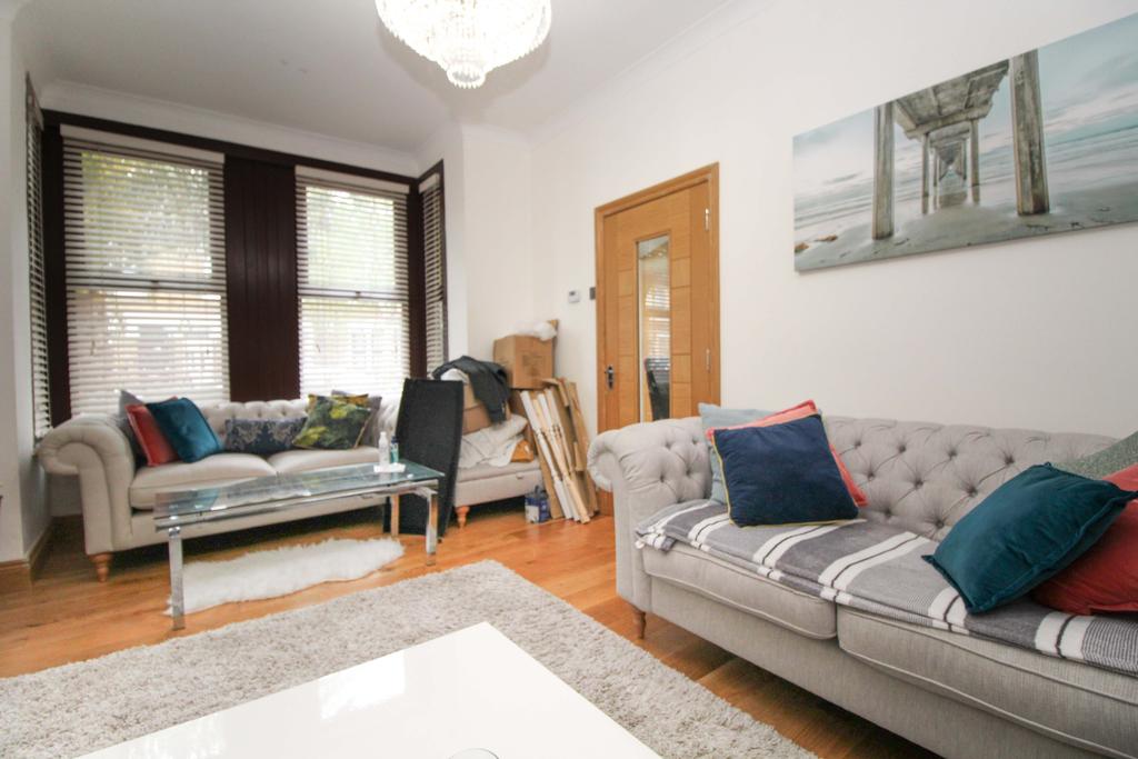 Sherrard Road, Forest Gate, London, E7 5 bed terraced house £3,000 pcm (£692 pw)