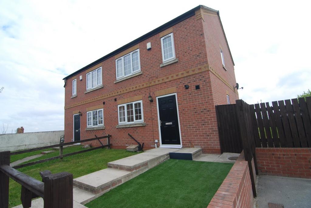 Highstone View, Worsbrough 3 bed semidetached house to rent £850 pcm