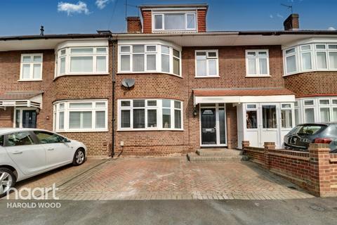 7 Mount Avenue, Romford, RM3 0DE