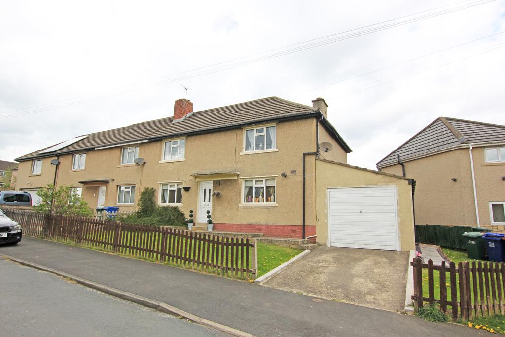 28 Greatwood Avenue, Skipton, 4 bed end of terrace house £259,000