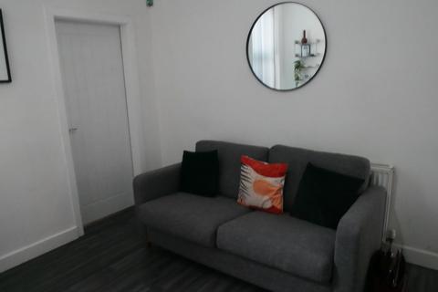 3 bedroom end of terrace house for sale - Molyneux Road, Kensington L6