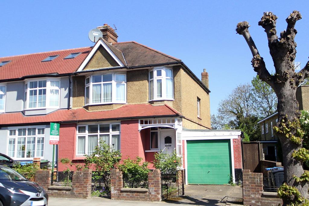 Elm Park Road, N21 3 bed end of terrace house £750,000