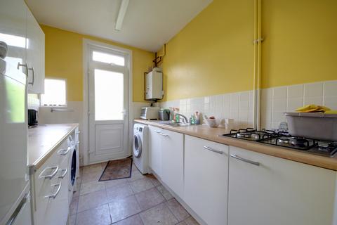 5 Elm Park Road, London, N21 2HP
