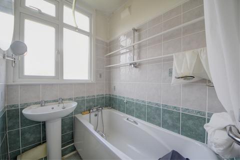5 Elm Park Road, London, N21 2HP