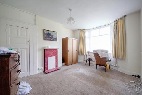 5 Elm Park Road, London, N21 2HP