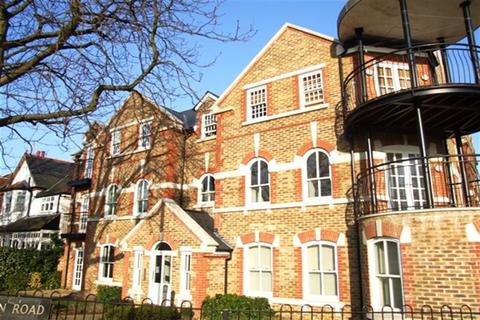 2 bedroom apartment to rent, Hetton House, Station Road, Loughton, IG10