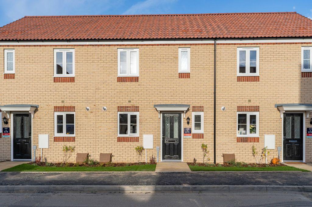 Lingfield Park, Elsea Park, Bourne PE10 0ZD 2 bed terraced house £800