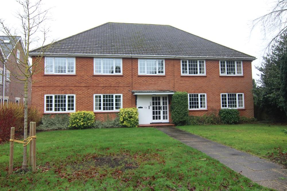 72 Sturges Road, Wokingham, Berkshire 2 bed apartment £1,100 pcm (£