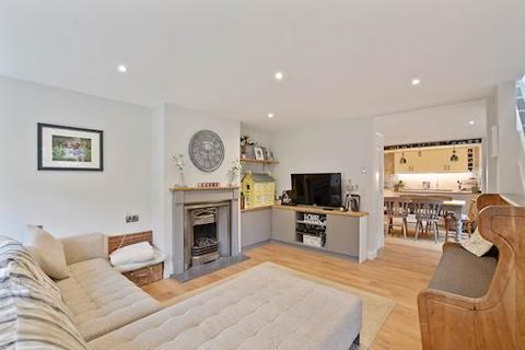 4 bedroom end of terrace house for sale - West Close, Ashford, TW15