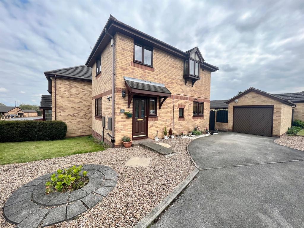 Warren Hill, Rotherham S61 3SX 3 bed detached house £230,000