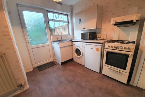 3 bedroom semi-detached house to rent, Sheepcotes Road, Chadwell Heath