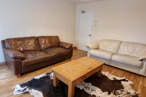 3 bedroom flat to rent, Linksfield Gardens, Aberdeen AB24