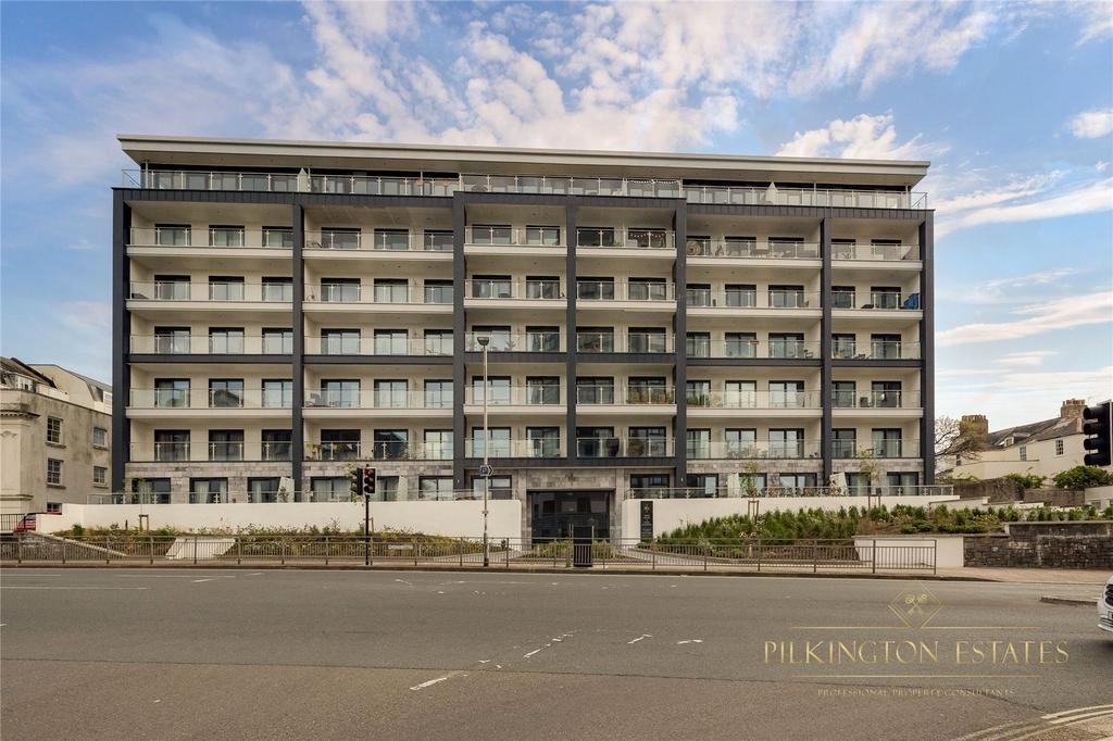 Notte Street, Plymouth, Devon, PL1 2 bed apartment £280,000