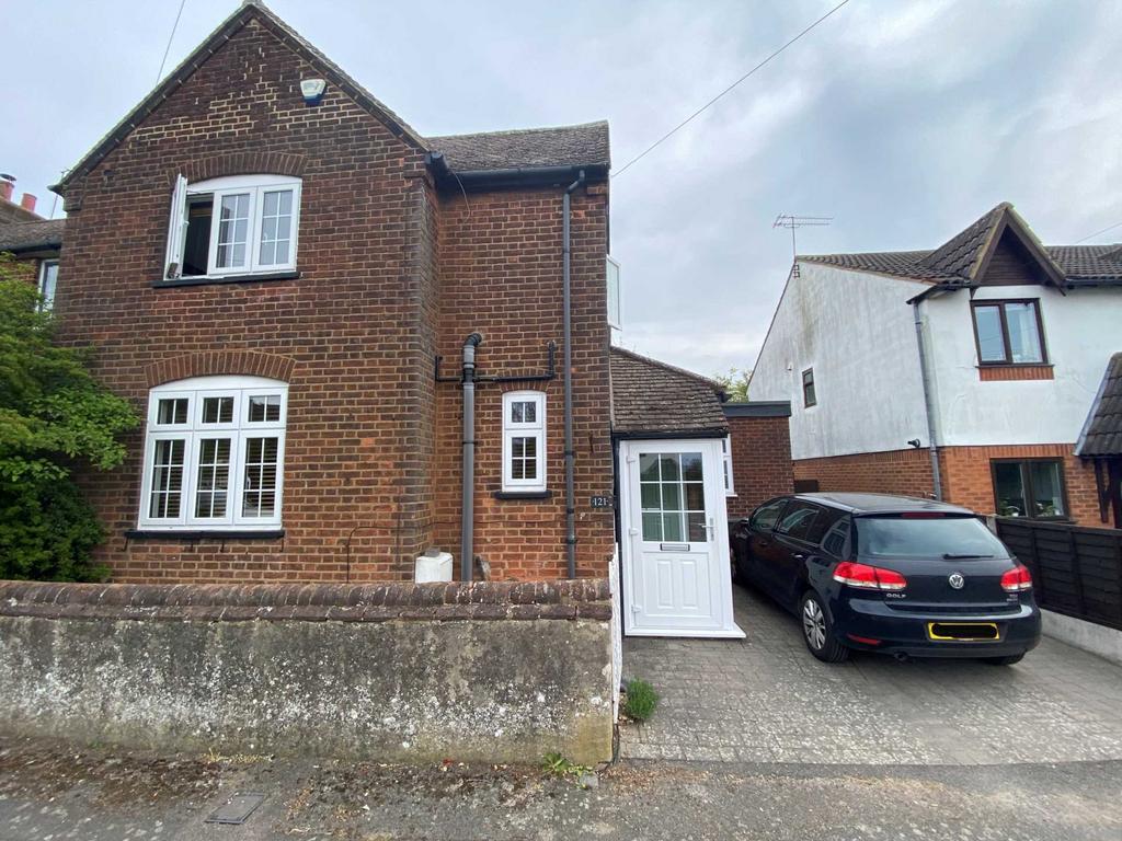 Radlett Road, Frogmore 2 bed cottage £1,600 pcm (£369 pw)