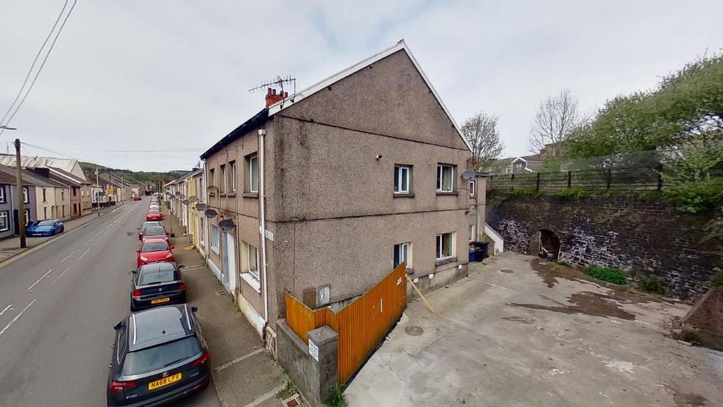 Angel Flats, 4748 Castle Street... 6 bed flat £130,000