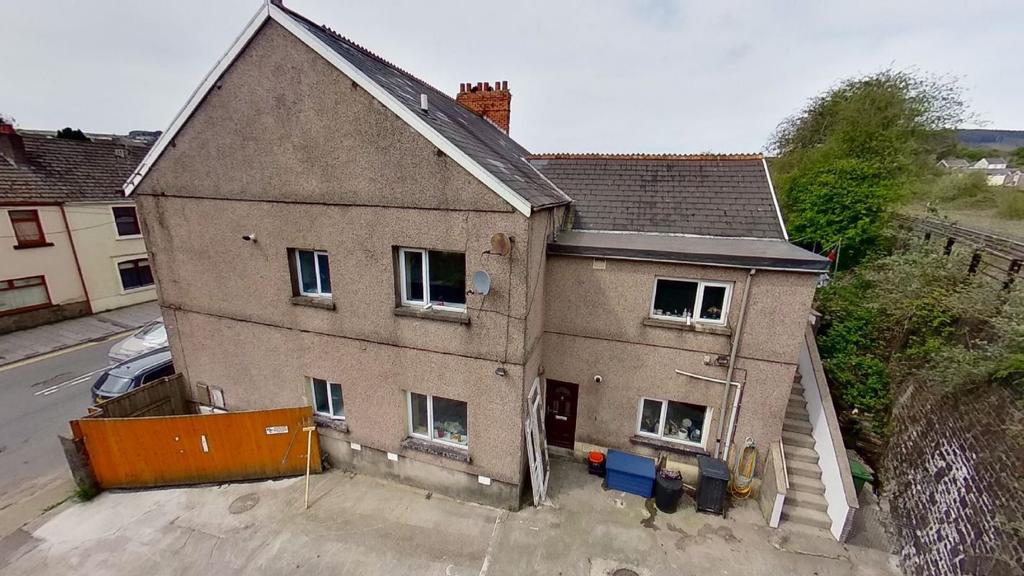 Angel Flats, 4748 Castle Street, Maesteg, PenyBont Ar Ogwr, CF34 9YH