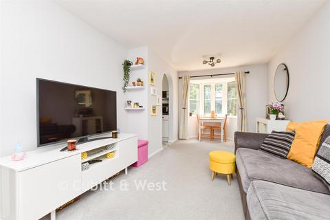 2 bedroom flat for sale, Autumn Drive, Sutton, Surrey