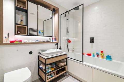 2 bedroom terraced house to rent, Handley House, 19 Glenthorne Road, London