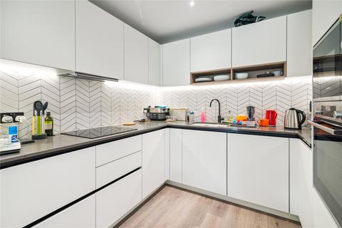 2 bedroom terraced house to rent, Handley House, 19 Glenthorne Road, London