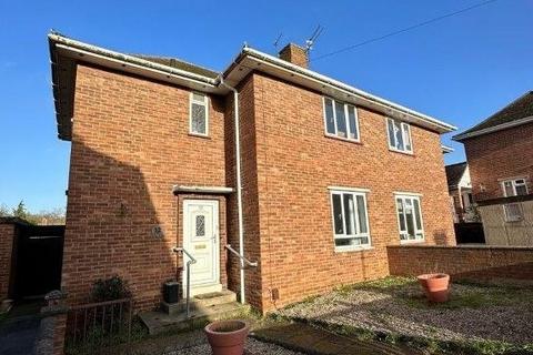 4 bedroom semi-detached house to rent, Hemlin Close, Norwich