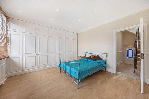 56 Biscay Road, London, W6 8JN