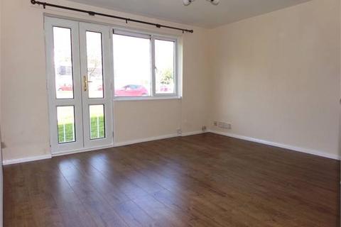 3, Hunters Lodge Blenheim Chase, Leigh-on-sea, SS9 3HG