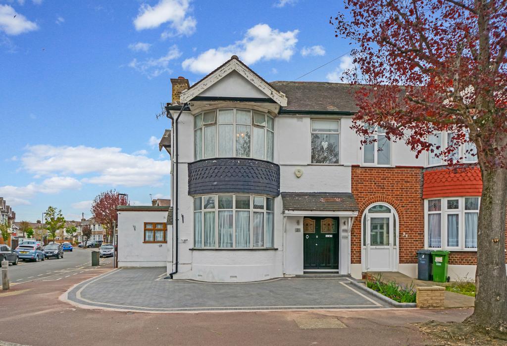 Stratton Drive, Leftley Estate, Barking 4 bed end of terrace house £