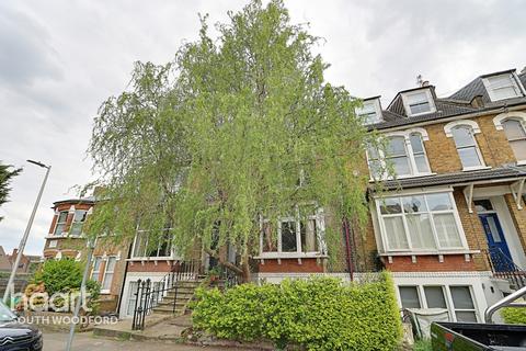 4 bedroom terraced house for sale - Clarendon Road, South Woodford, London, E18