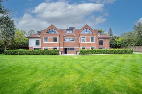 3 bedroom flat to rent, Wellington Court, 66 Penn Road, Beaconsfield, Buckinghamshire