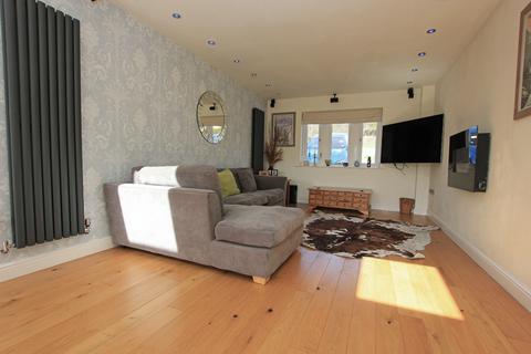 13 Rockwood Drive, Skipton, BD23 1NF