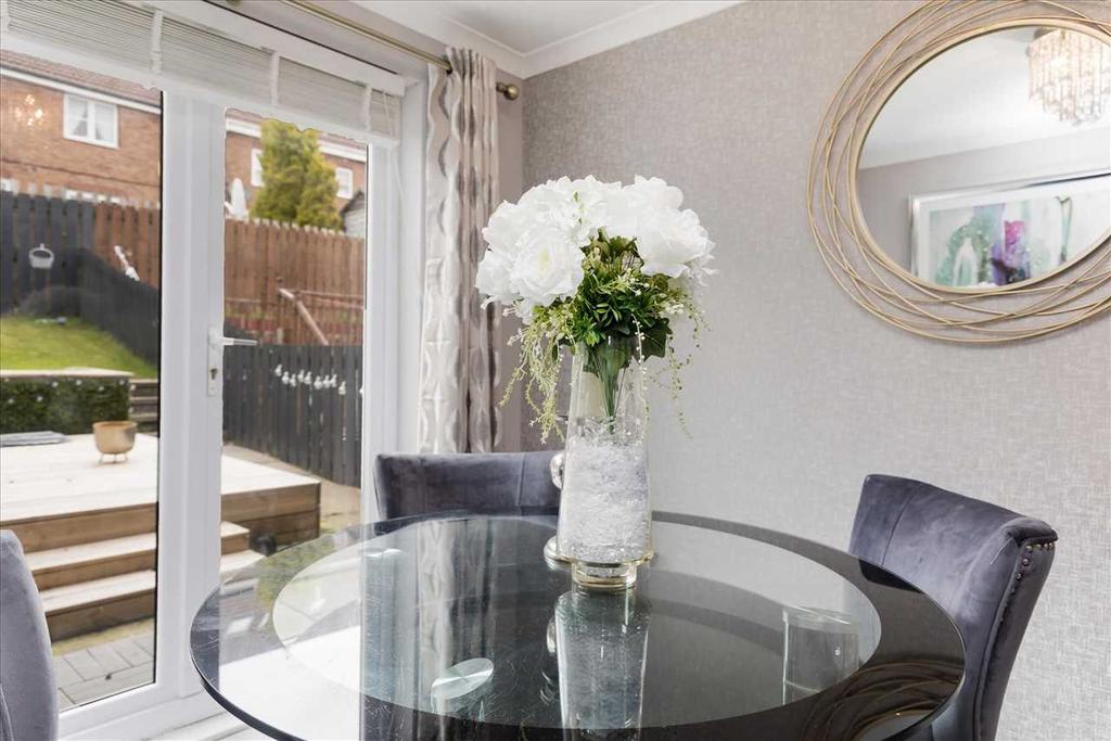 Dining Area (2)