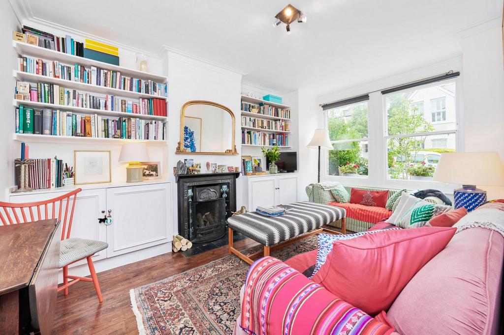 Second Avenue, Mortlake, SW14 2 bed apartment £600,000