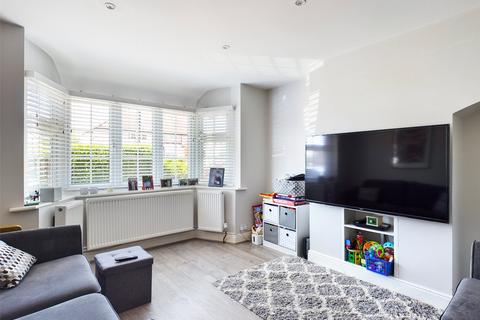3 bedroom semi-detached house for sale - Ash Grove, Staines-upon-Thames, Middlesex, TW18