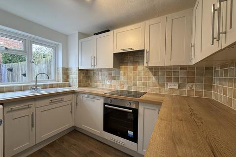 2 bedroom terraced house to rent, Hiskins, Wantage