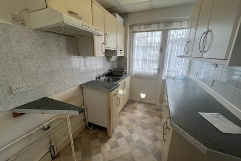 3 bedroom semi-detached house to rent, Vicarage Farm Road, Hounslow, Greater London, TW5