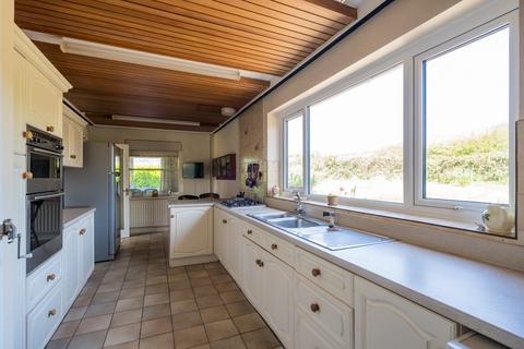 4 bedroom detached bungalow for sale - Cefneithin, Rhossili, Gower