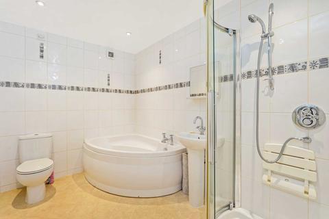 27b High Street, Lochwinnoch, PA12 4DB