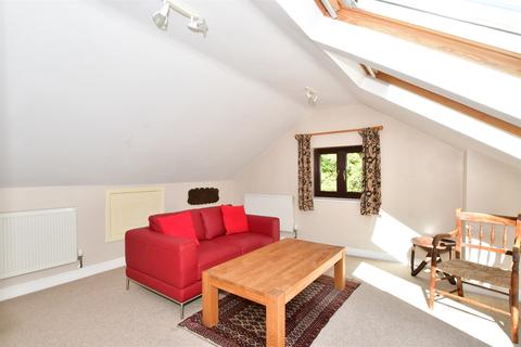 11 Margetts Place, Lower Upnor, Rochester, ME2 4XF