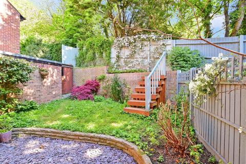 11 Margetts Place, Lower Upnor, Rochester, ME2 4XF